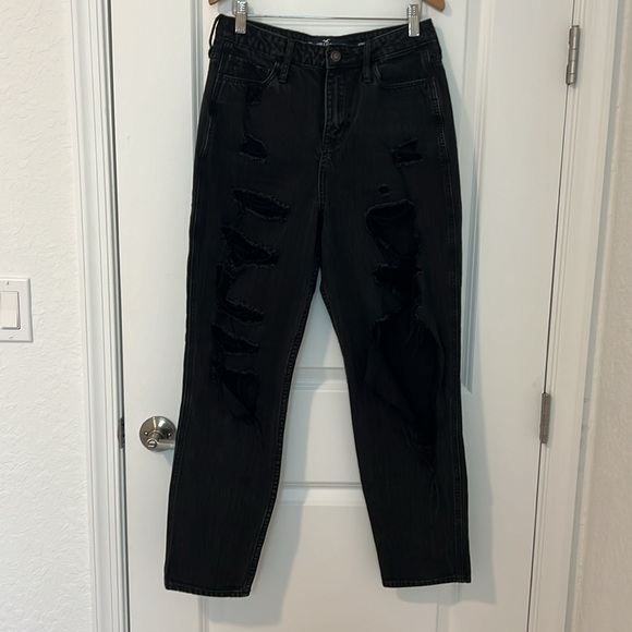 Hollister Vintage Stretch Ultra High-Rise Mom Jeans
Black Destroy W28 L27 7R - Picture 1 of 12